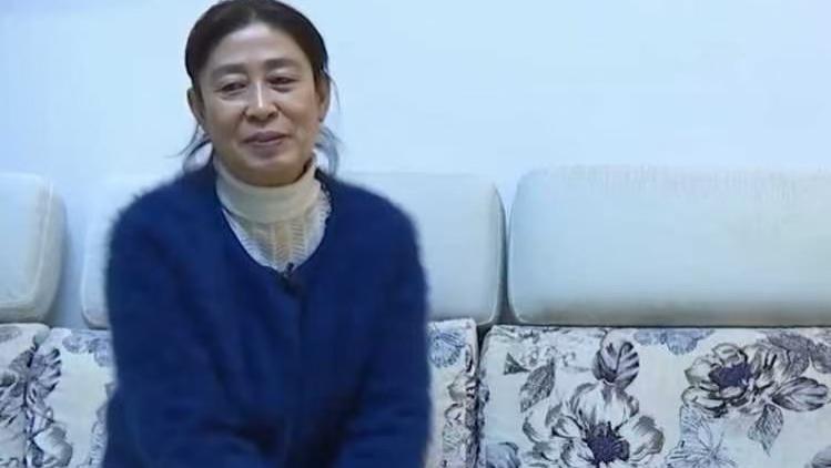 73岁大爷找漂亮老伴，舍得给她花钱，被嫌弃身体差不能过夫妻生活