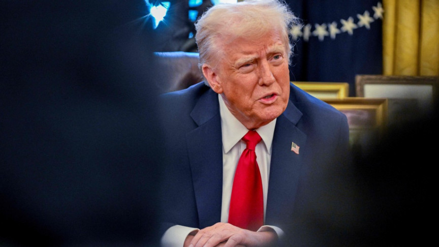 伊朗划出红线，美军航母进入阵位，特朗普将如何体面收场？