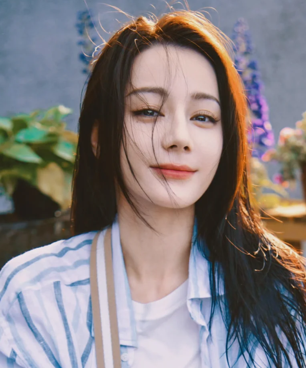 那片永不落幕的海，恰似我对你的执着潮起又潮来