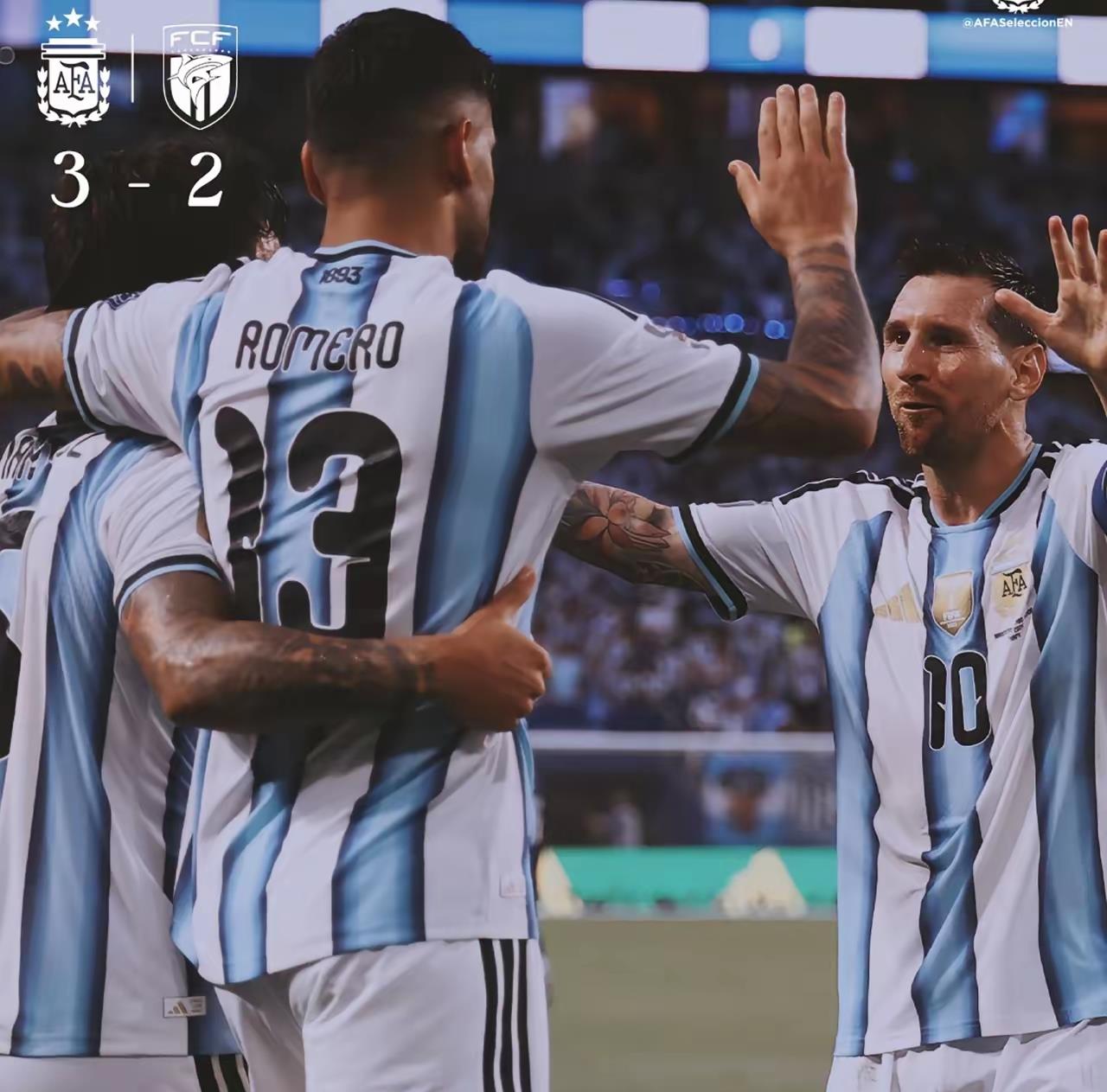 第一名是个坑！\r
32年没人填平。\r
FIFA排名搞了三十多年，9届世界杯打