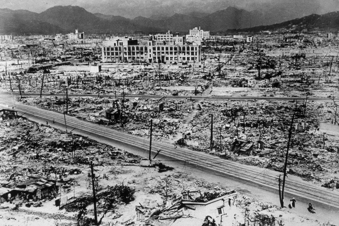 原子弹爆炸过后的日本广岛，整座城市沦为巨大的废墟场。 