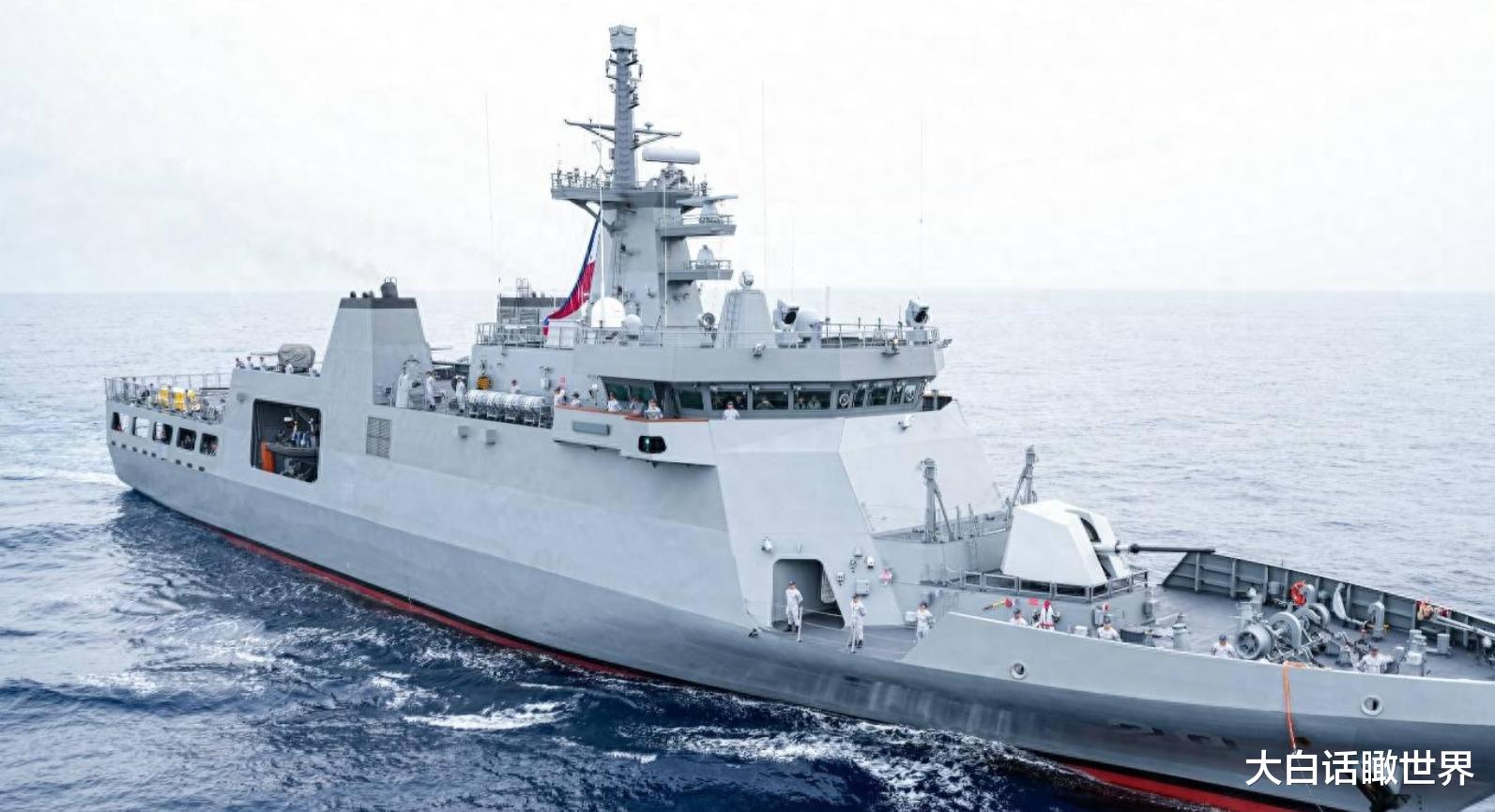 菲律宾新舰列装之际，战机再袭黄岩岛，解放军强势应对，美航母撤离南海