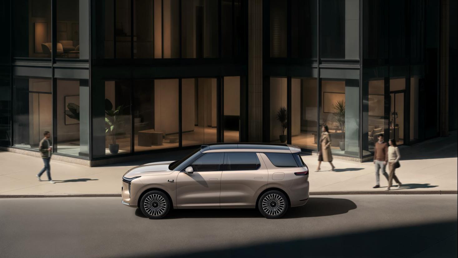 ​搭载全线控四轮转向 智己LS8预售25.98万元起