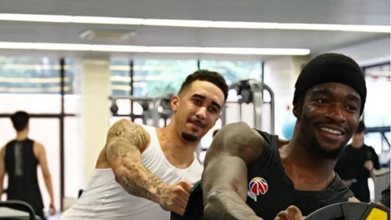 广东训练更新！徐杰欺负阿旺，崔永熙麦考尔大汗，奎因萨姆纳搞怪