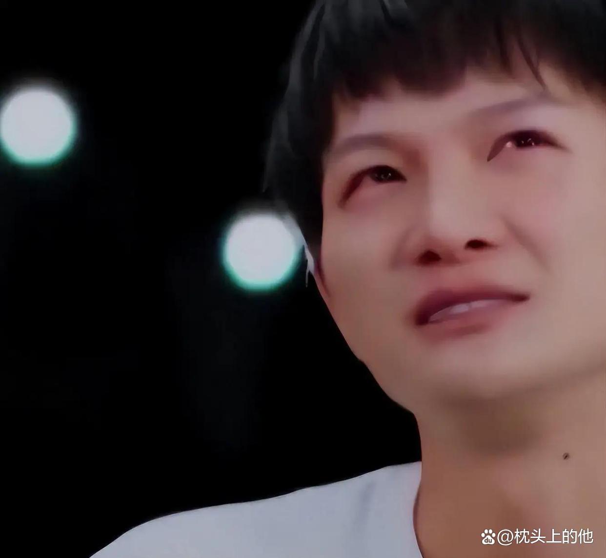 周深再陷审美争议，观众为何不买账？李晨那句话，似乎早有端倪