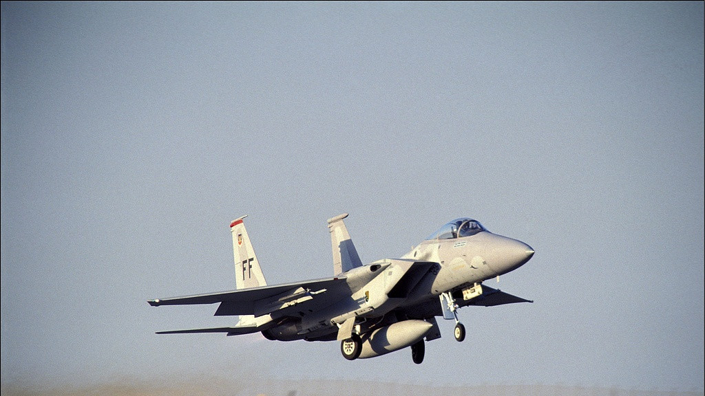 这就是纸老虎？美军对伊空袭才4天，竟被曝出要“弹尽粮绝”了！