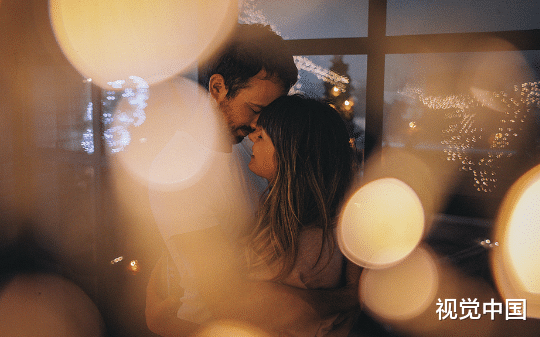 奇葩女带男孩硬闯女宾区，我竟发现老公天大的秘密