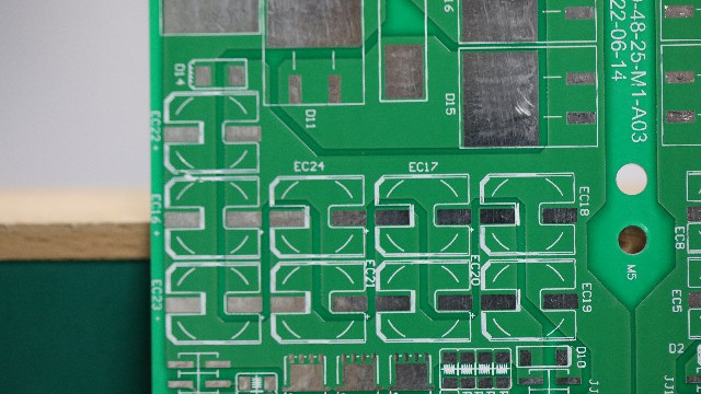 一文看懂：FR4基板双面回流，如何防止第一面元件“遭殃”？