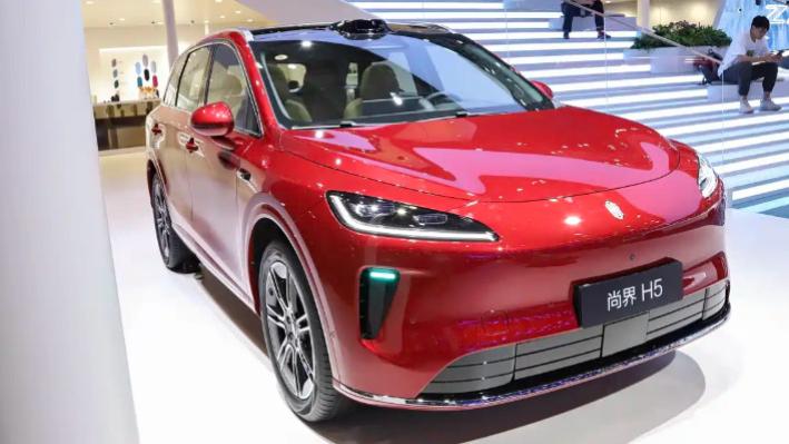 华为出手了，鸿蒙智行最省SUV，续航1360km，16万起诚意如何？