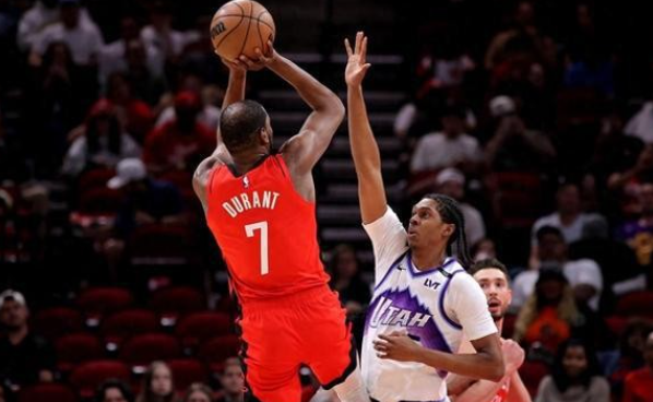 看湖人打独行侠这情况，弄不好湖人还有可能去第六！

﻿勒布朗詹士老了，扛不住产量