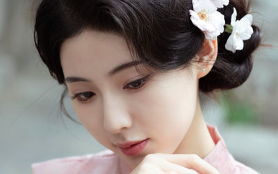 从小乡村救了一个被逼婚的女孩，看她可怜给她高薪当我助理，没想到她却飘了！