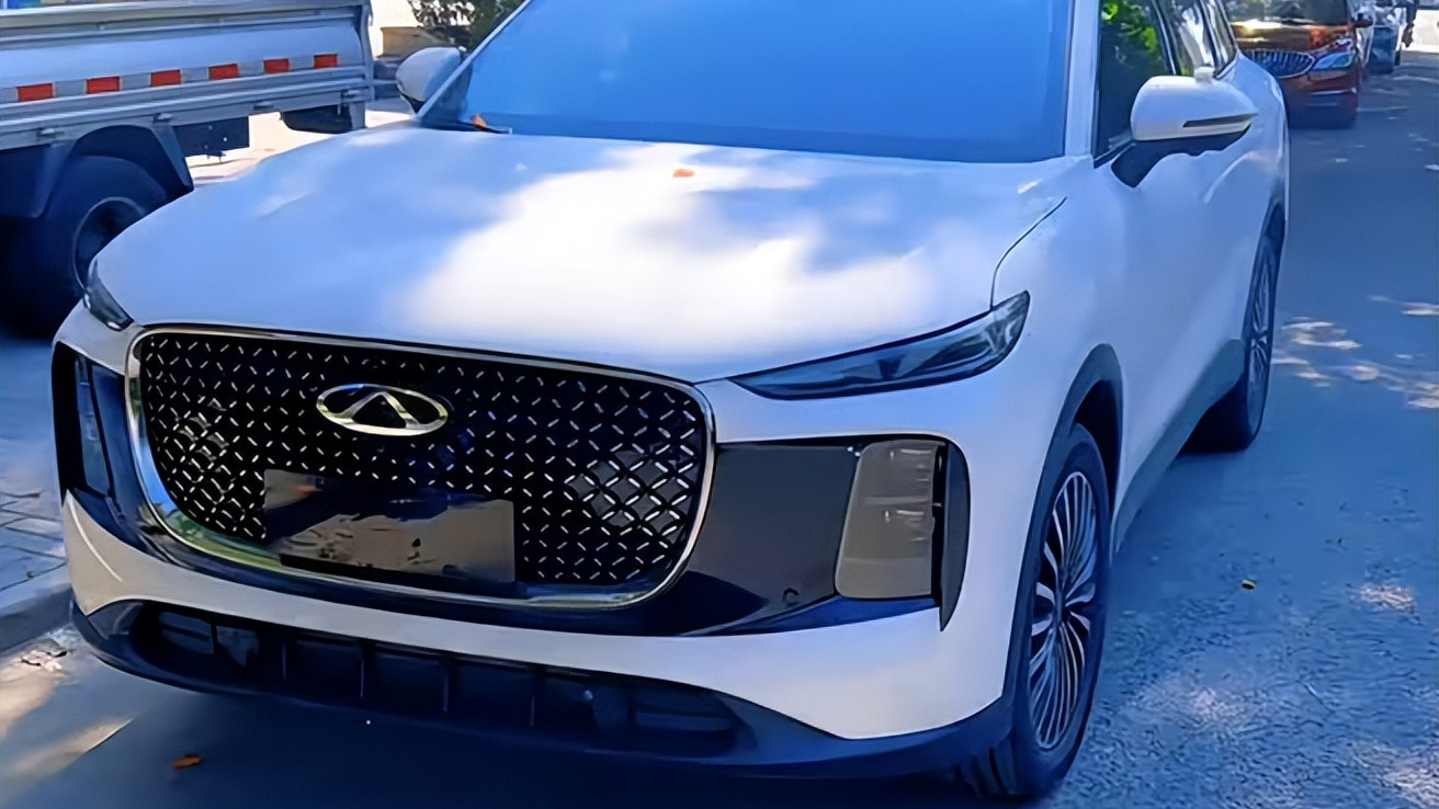 2026年重磅燃油SUV，瑞虎7L亮相，1.6T动力参数超同级