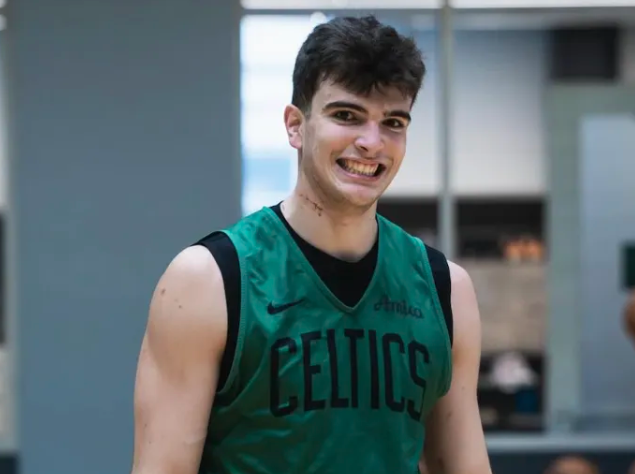 凯尔特人主教练乔-马祖拉接受媒体采访，谈到了凯尔特人球员雨果-冈萨雷斯。
“雨果