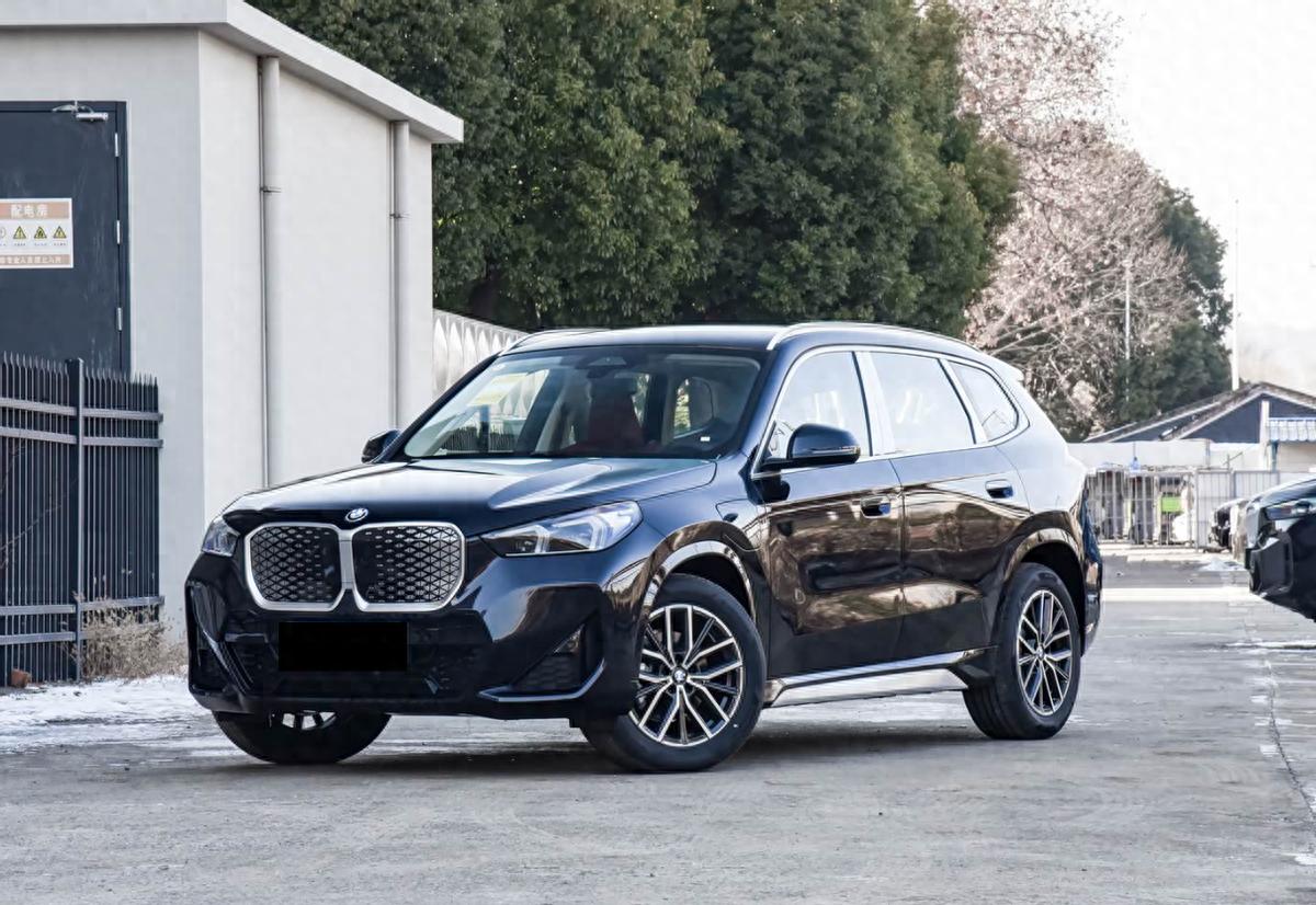 宝马iX1新款上市,22.8万起售,配置升级能否打动消费者?