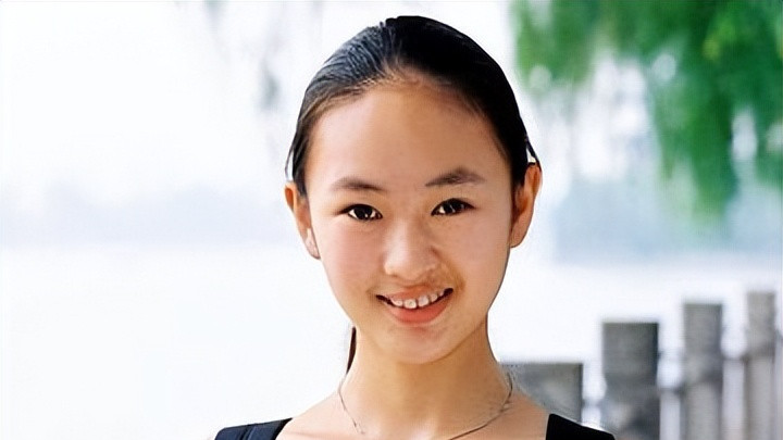 51岁的资本从业者王冉娶了小17岁的童瑶，愿护妻子一生安稳