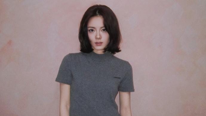 赵今麦这组短发照，我看了三遍，只想说一句话