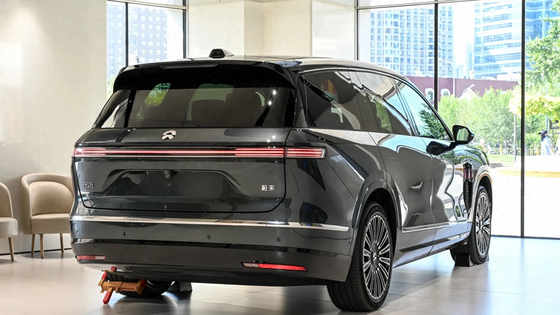 蔚来ES8的七座和六座，到底该怎么选？毕竟他们价格都一样