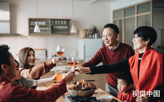 父母假装破产，逼我做扶弟魔，这次，我选择成为白眼狼