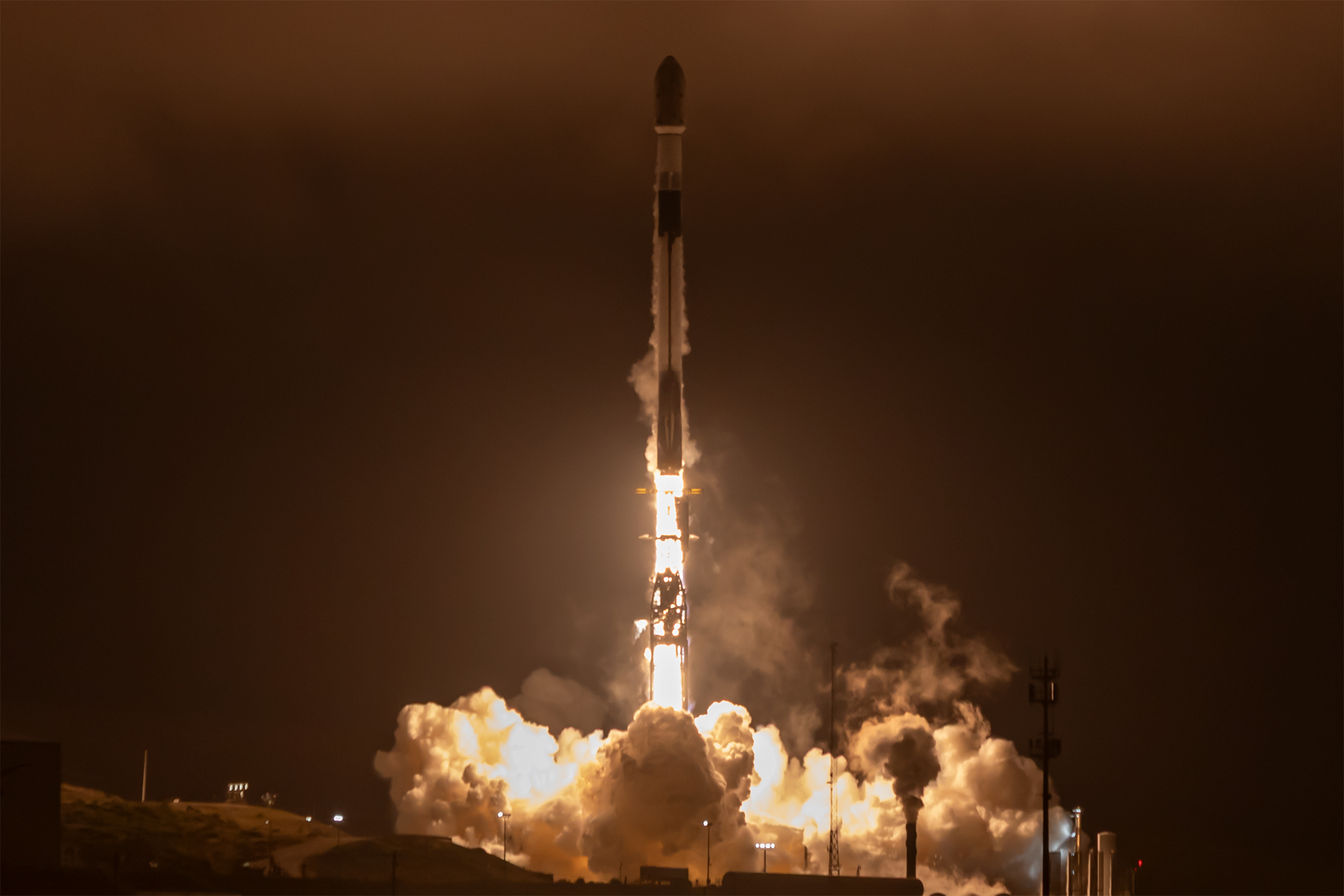 SpaceX第17次拼车任务，将81个载荷送入轨道