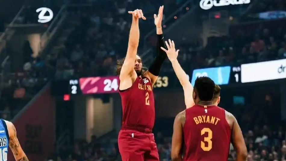 首秀24+8+6记三分！“黑八”功臣&6400万先生，哈登超级帮手来了