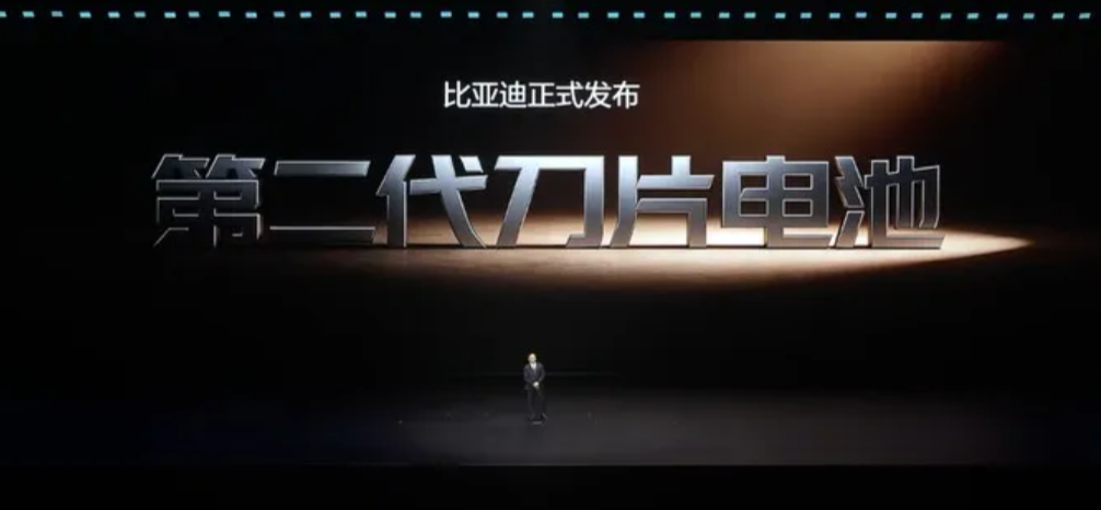 技术为王。
随着政策的退潮。国内车企1-2月份的销量出现大幅下跌，尤其是比亚迪。