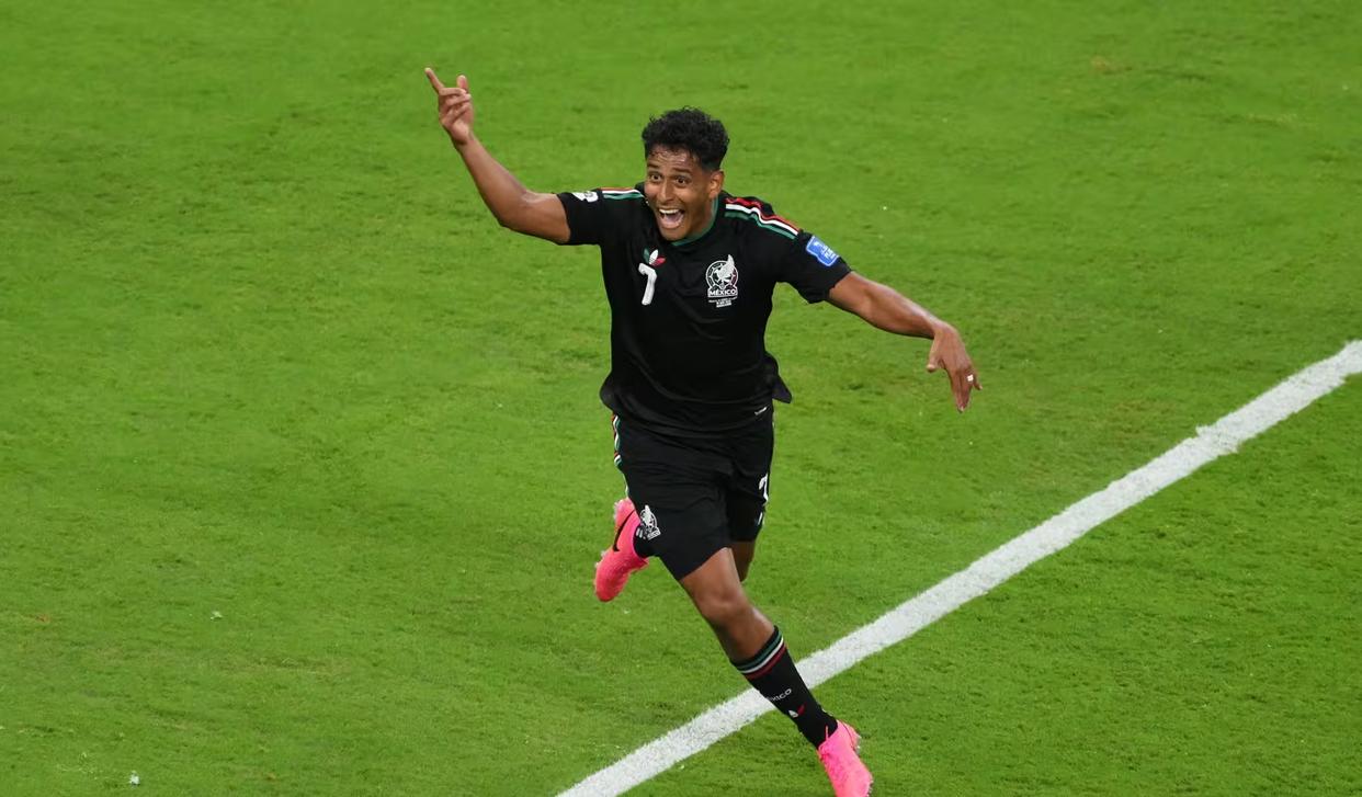 墨西哥在2026年世界杯A组赛中以1-0击败韩国，凭借路易斯·罗莫的进球成为首支