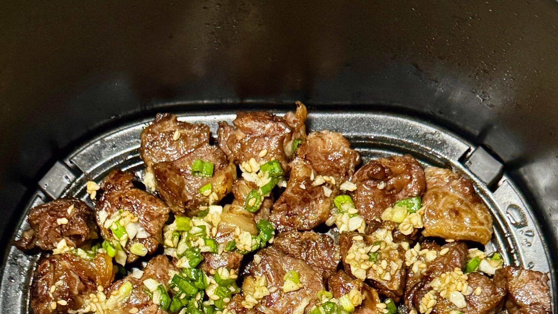 盐葱牛肋条：空气炸锅版，外焦里嫩，葱香浓郁的夏日快手硬菜