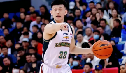 山东男篮将签下王岚嵚，据篮球记者宋翔透露，目前山东、南京、辽宁的三方交易已经接近