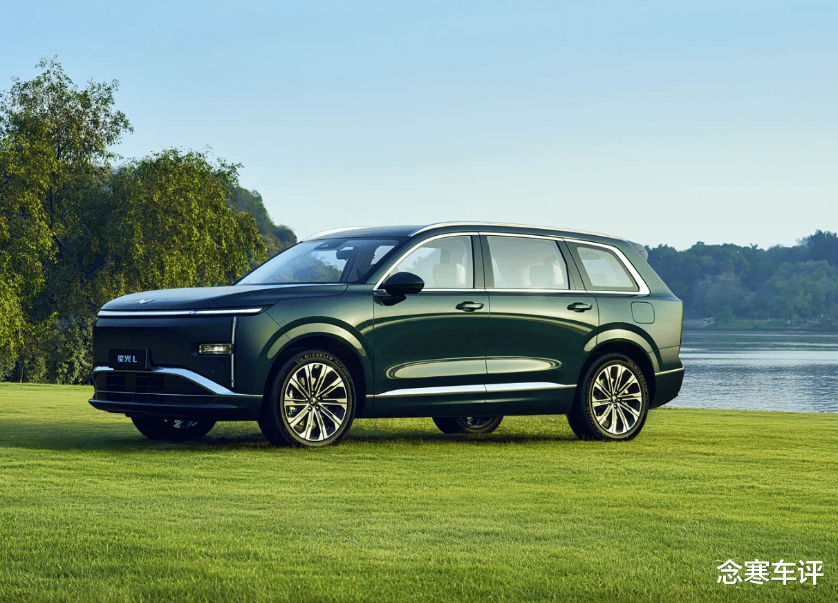 就等价格了！五菱星光L车长近5米，纯电能跑260公里，太狠了