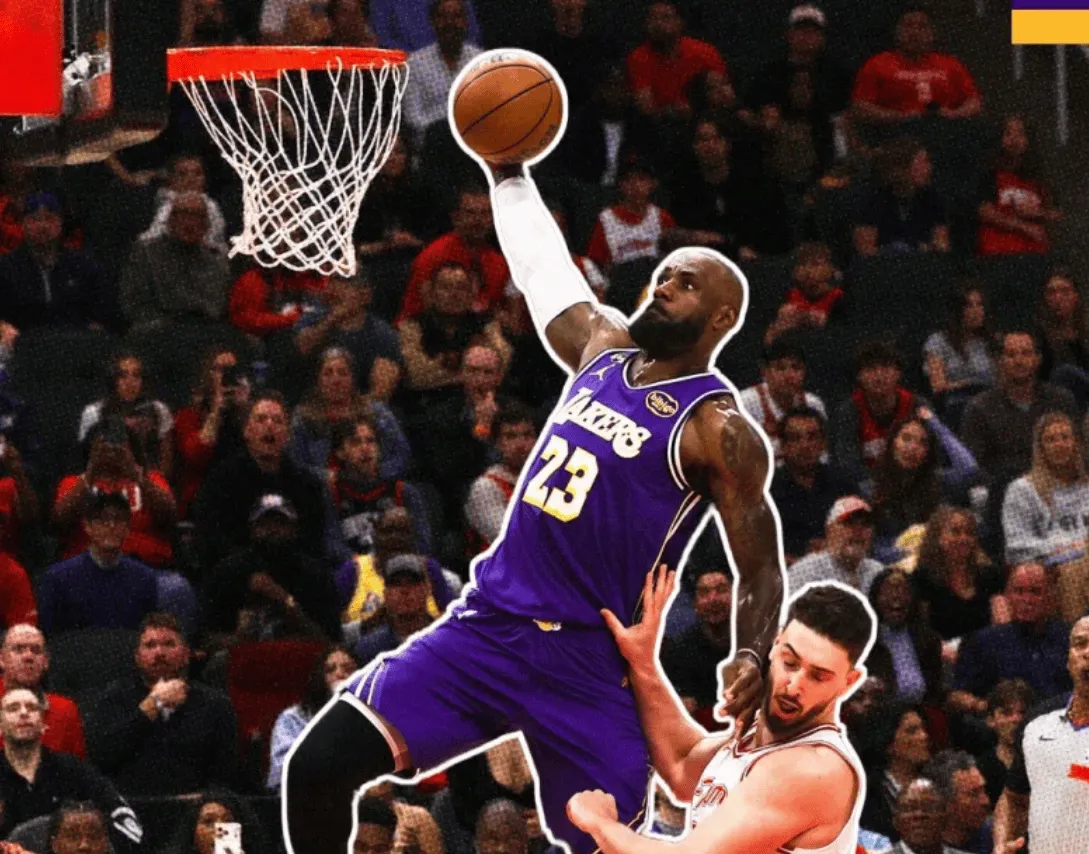 NBA常规赛湖人客场迎战火箭的比赛中。目前双方上半场战罢，湖人以67-55领先火