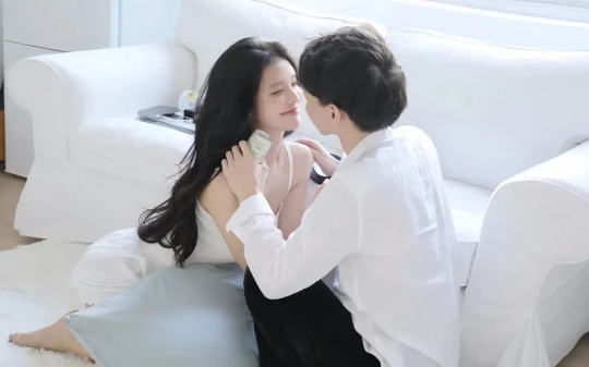聚会逃单要我当冤大头？我给他们每人点了一瓶XO