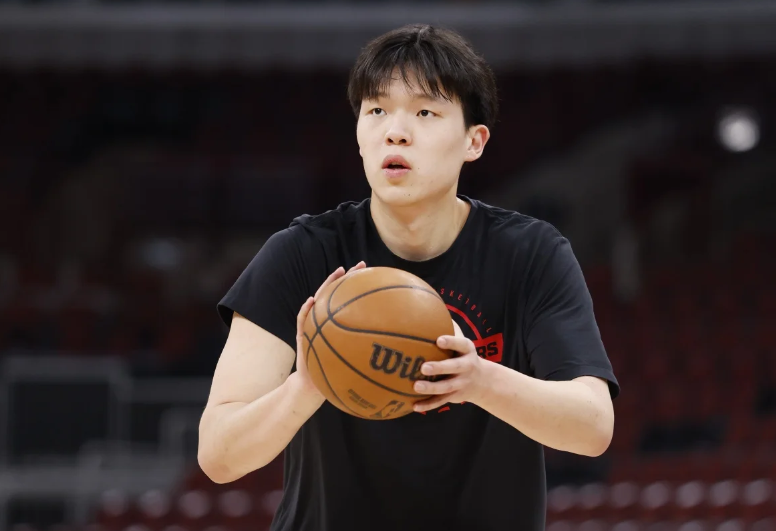 下赛季杨瀚森能投出G联赛的3分命中率吗？

50%总体命中率应该是不可能了，他篮