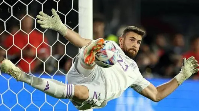 乌奈-西蒙：我为那次单刀生气；希望吉乌在巴萨有美好的未