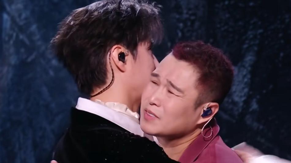 小沈阳拿下《披荆斩棘》初舞台全场第一，打败音乐剧演员阿云嘎，沈佳润是幕后功臣