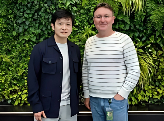 樊振东去逛了谷歌、英伟达、YouTube这些大公司，还跟一些大厂的高管在领英上晒