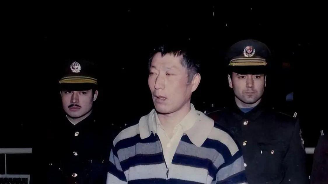 白宝山曾说杀人因活不起：办户口跑六七次都没成，摆摊还被没收