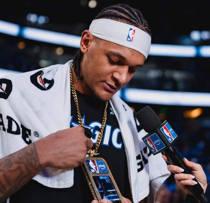 NBA附加赛，魔术主场121-90狂胜黄蜂。
此役过后，魔术以八号种子身份成功晋