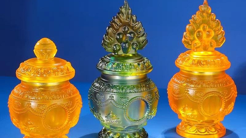 探秘琉璃摩尼宝瓶：藏传文化的神秘瑰宝