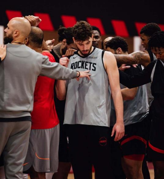 火箭队现在的战术方式就是多点开花，不再局限于杜兰特和申京两位主要得分点。今天火箭