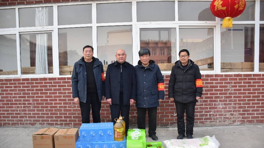 邳州市委社工部赴市平安志愿者协会开展春节走访慰问送温暖活动
