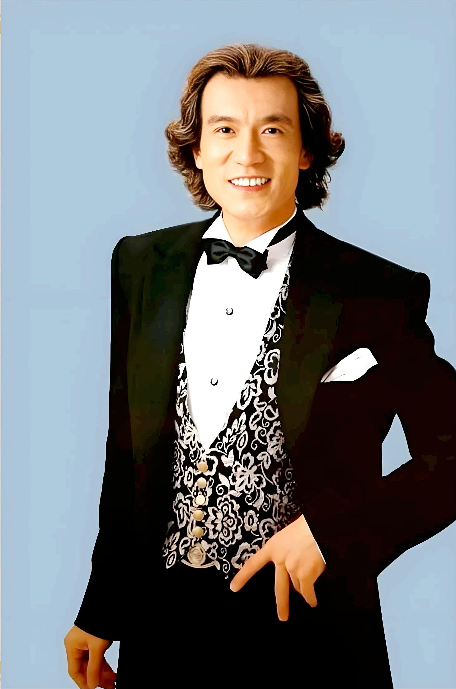 李咏是个有文化有修养有素质的人，或者说精英，为什么非要葬身美国，成为孤魂野鬼？