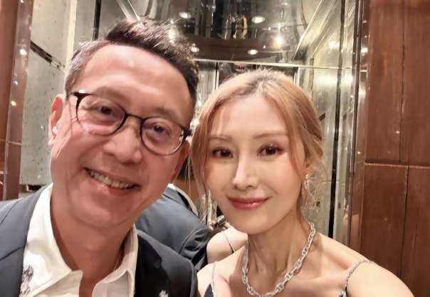 李嘉欣这条黑色露背裙2.7万块，全身带着70多万的珠宝

这一身行头，甚至超过了