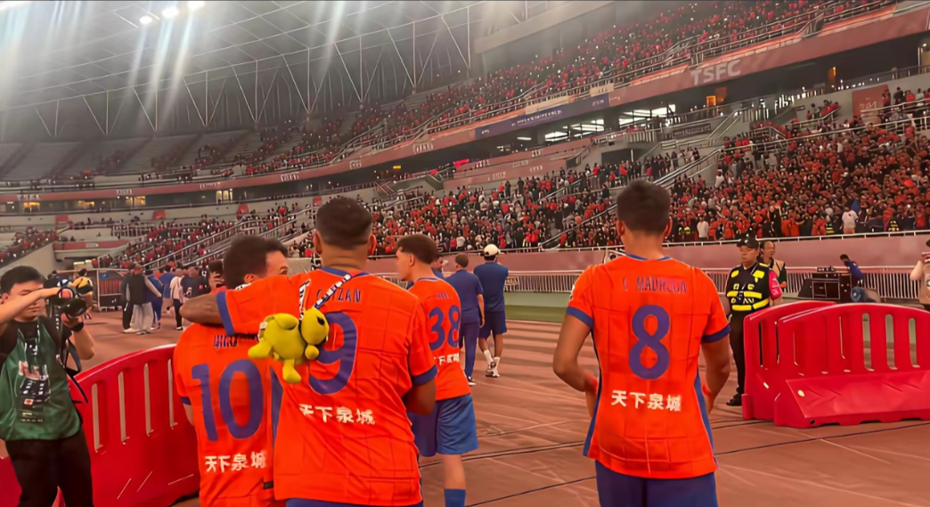 从宿茂臻在北京工体上演“千里走单骑”，到上赛季的瓦科在济南奥体上演“大四喜”！京