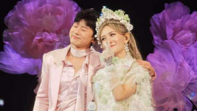 谢娜庆功宴仿佛变婚礼现场！