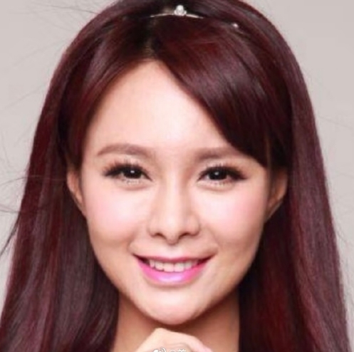 沈梦辰连续4年做热玛吉脸越打越薄
之前就说过她一直在做减法才变化那么大的
但是骨