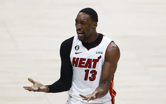 巴姆-阿德巴约在采访中透露，拉梅洛-鲍尔此前表示会联系自己并致歉，但至今仍未真正