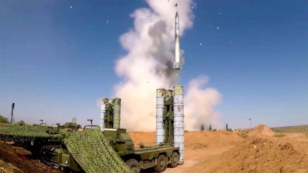 俄军用S-400防空弹猎杀“海马斯”，反而是歪打正着的正确打法？