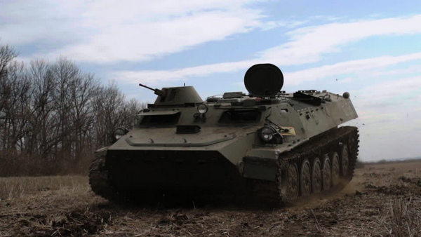 MT-LB，炮兵牵引车血统的装甲输送车