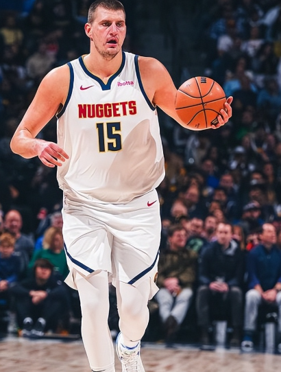 攻防持球手太重要了，掘金建队思路落后了。
这两年越来越证明，强队多个持球手是标配