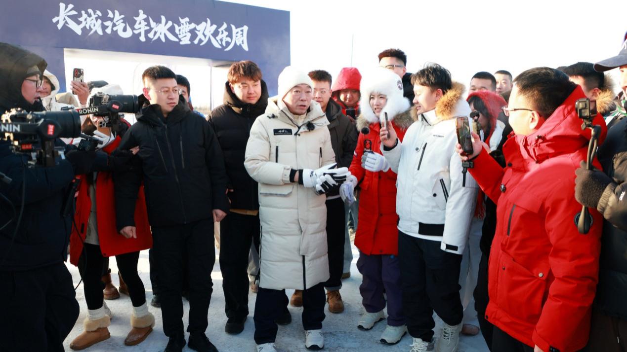 魏建军松花江上玩漂移，长城汽车冰雪欢乐周开启